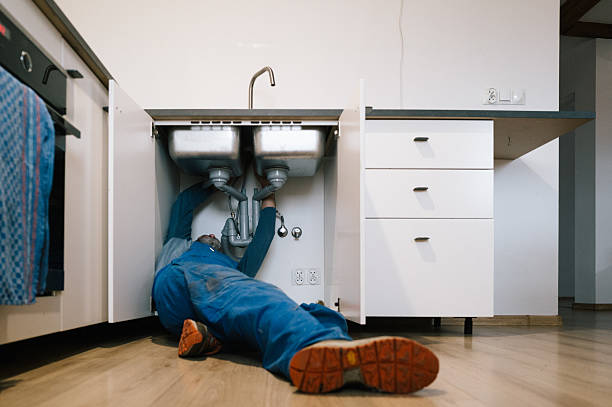 Professional Leak Detection technician working in Edgewood, WA